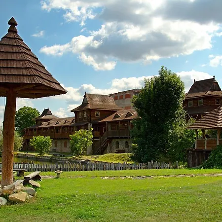 Svet Πανσιόν Úžice